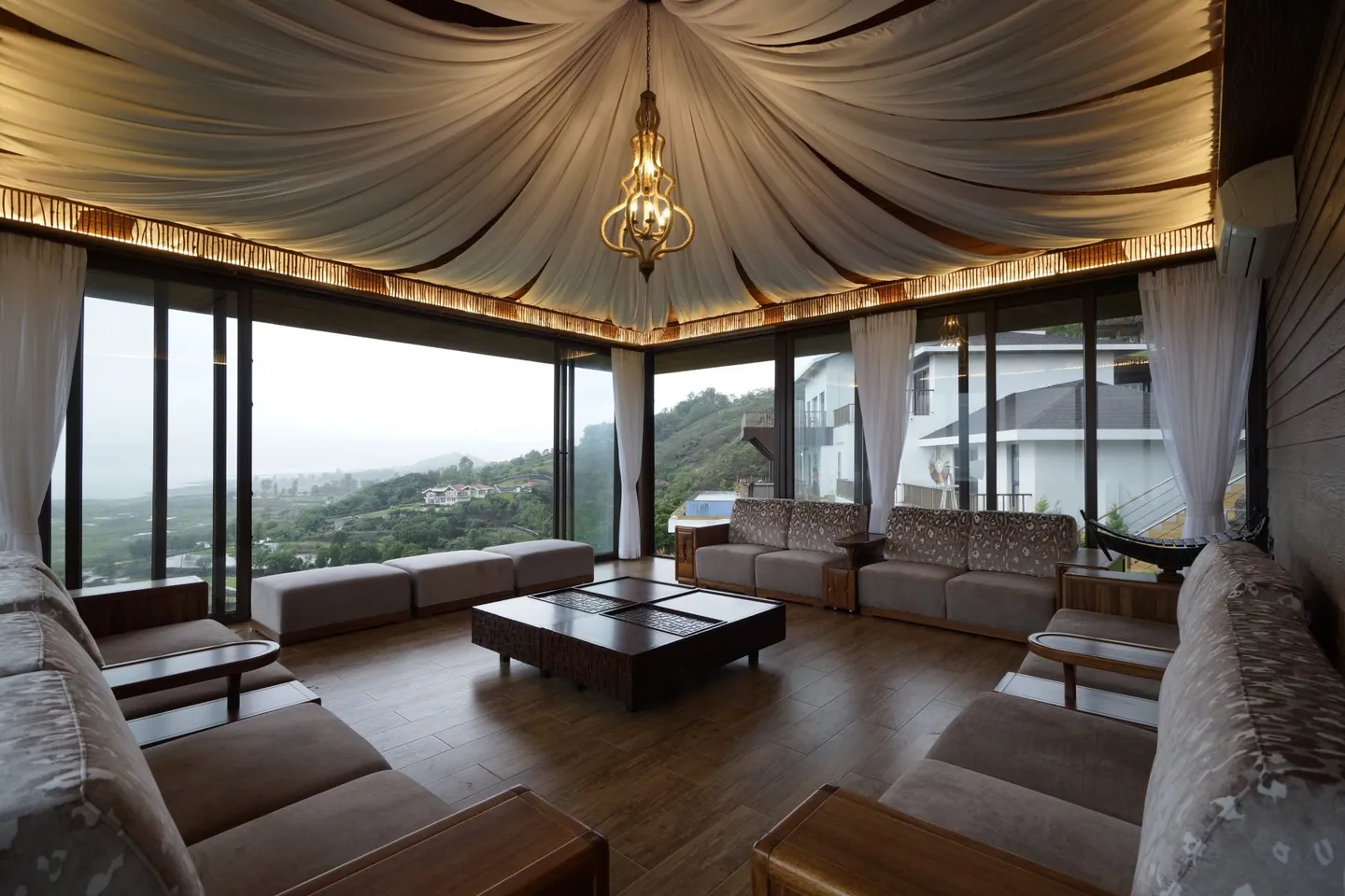 Lakeside holiday home living pavilion, Pawna